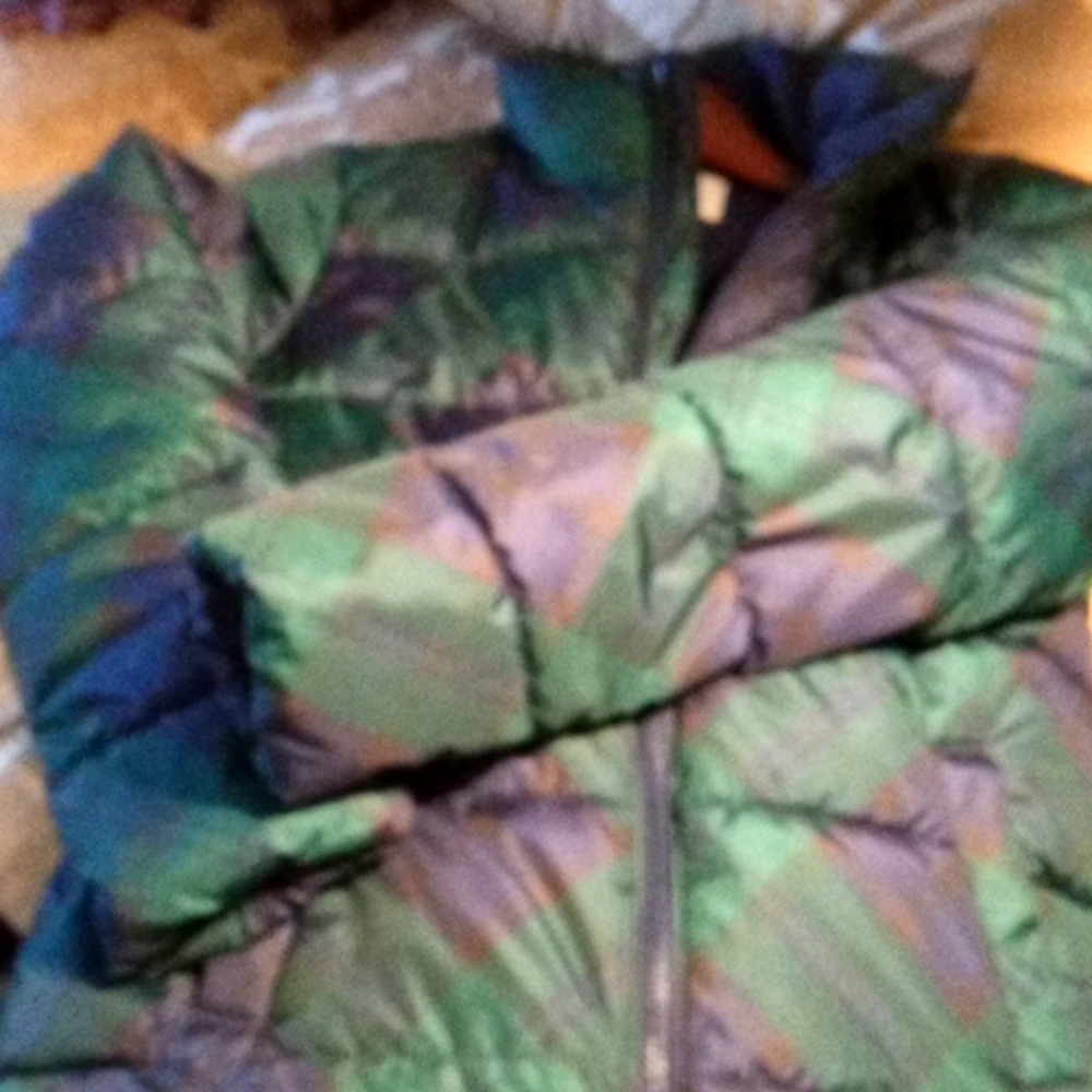 NWotOld Navy puffer women's jacketd never worn Navy and blue classic design